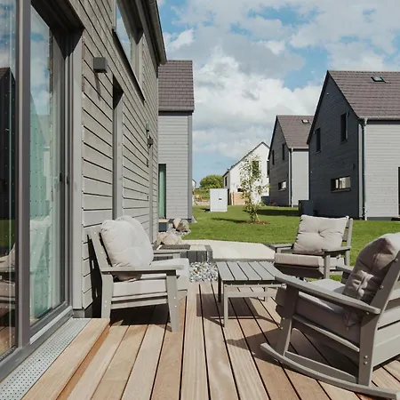 Ferienhaus Neu Rügen Resørt Großzügige, Gemütliche Doppelhaushälfte Peer Mit Terrasse Sagard